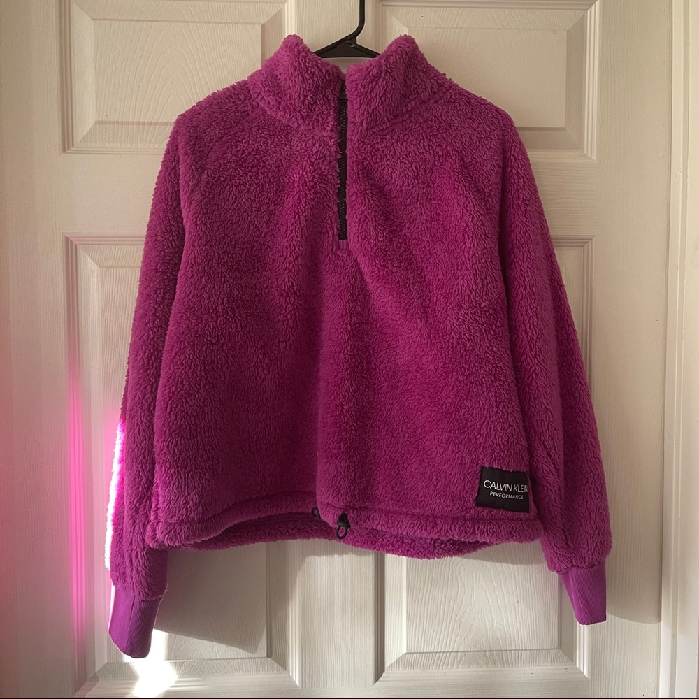 Performance Sherpa 1/4 Zip Logo Cropped Sweatshirt